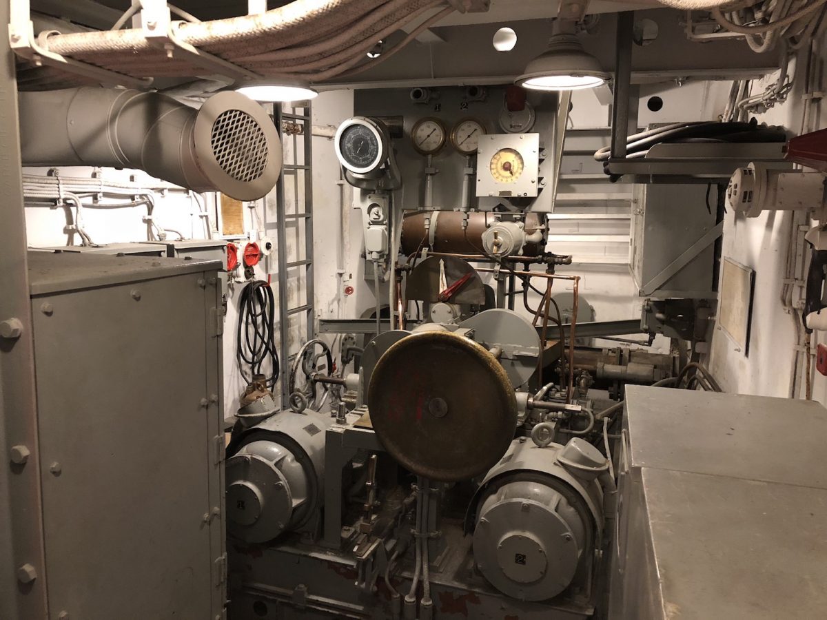 29_aftsteeringgearroom_3 USS KIDD